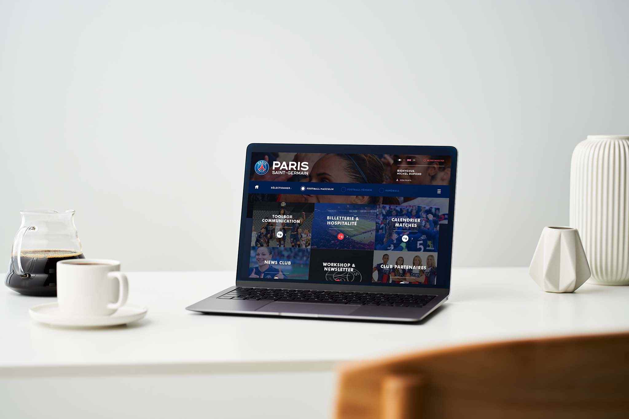 Création d’un extranet de partage de contenu pour le club de football français Paris Saint-Germain réalisé par l'agence conseil en stratégie, communication et création Pix Associates