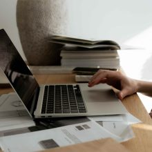 Comment moderniser mon logo sans perdre l'essence de ma marque ?